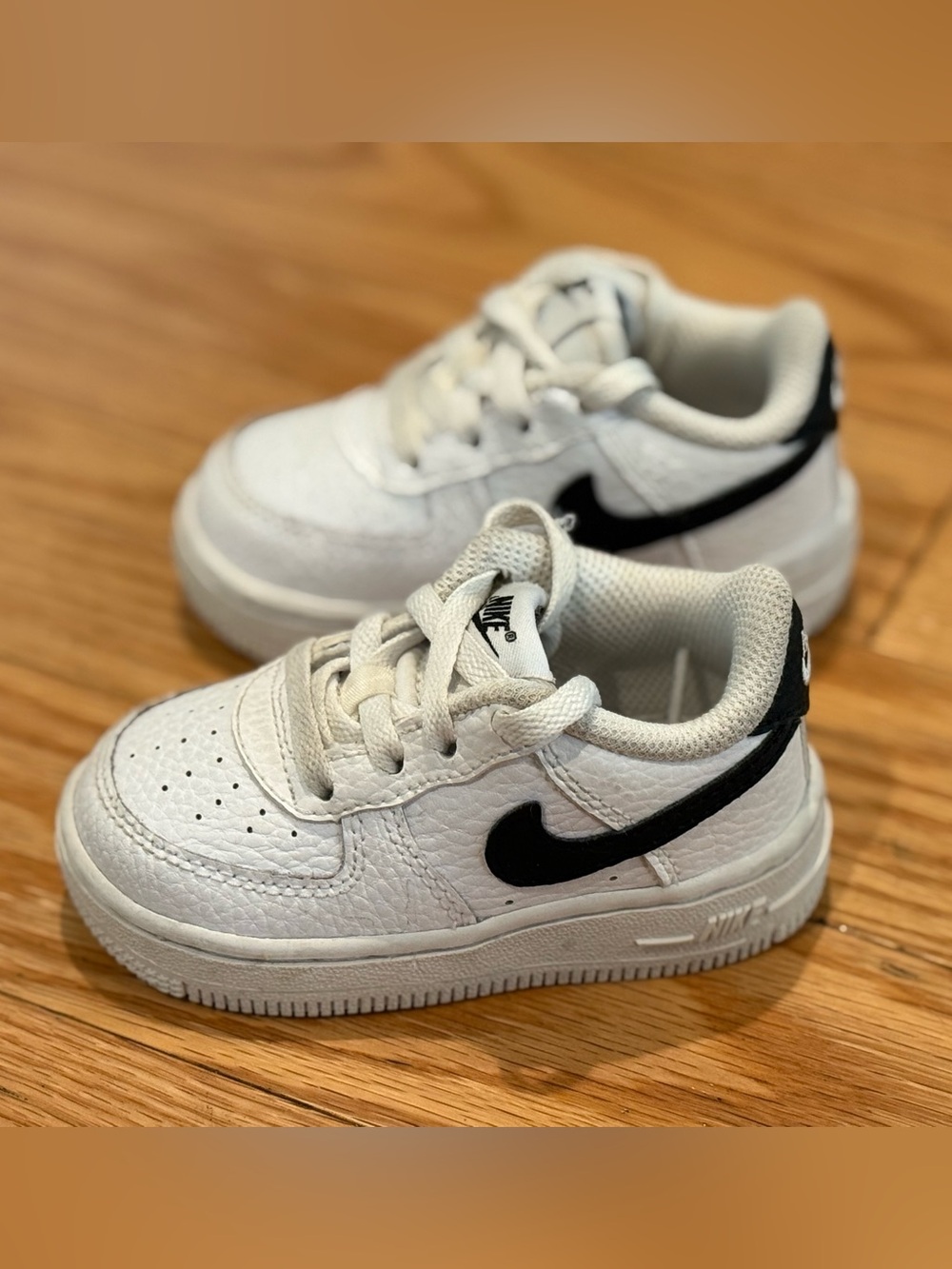 Nike Force 1 Low white and black sneakers for toddlers